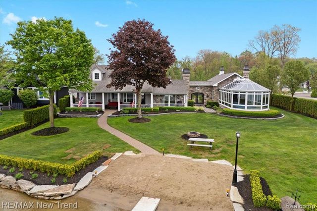 3767 Carrie Lane, Walled Lake, MI 48390