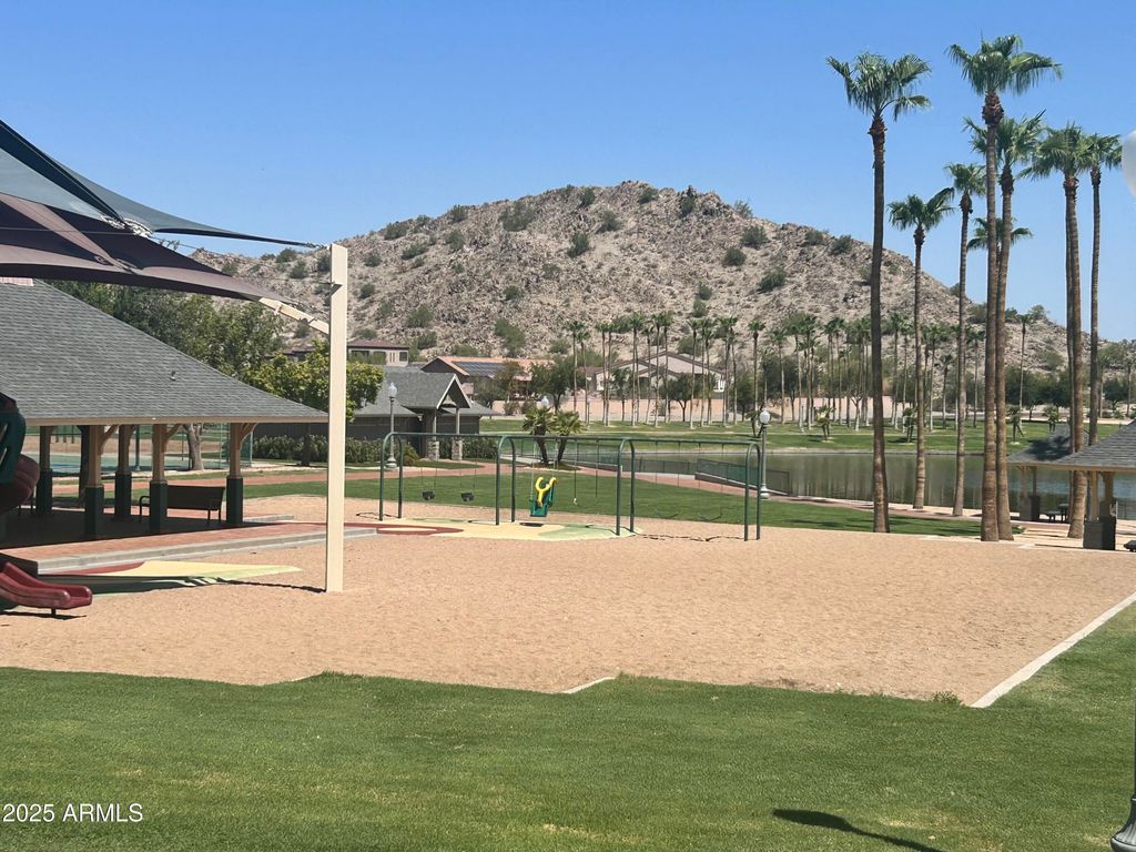 11321 S SAN ROBERTO Drive 10, Goodyear, AZ 85338 — photo 4