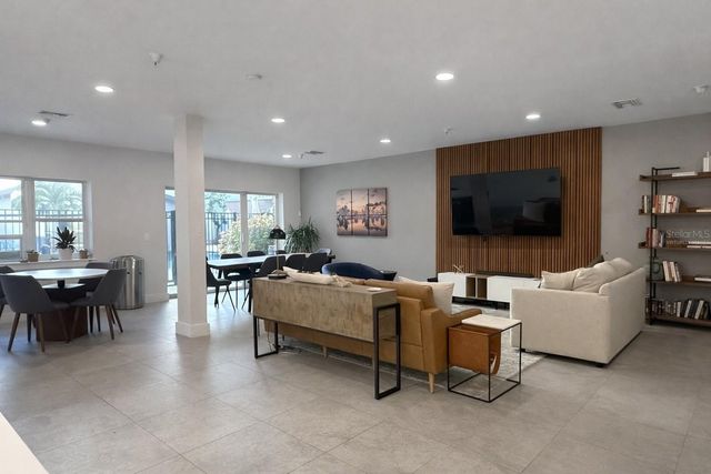 1010 CENTRAL AVENUE 218, St Petersburg, FL 33705