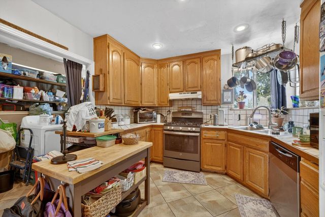 2080 Lucerne Ave, Stockton, CA 95203