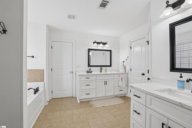 22 Copperdale Drive, Simpsonville, SC 29681