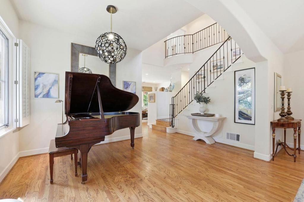 Image 11 of property listing at 133 Boyer Lane, Los Gatos, CA 95030