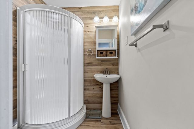 34 Farrington Ave, Dedham, MA 02026