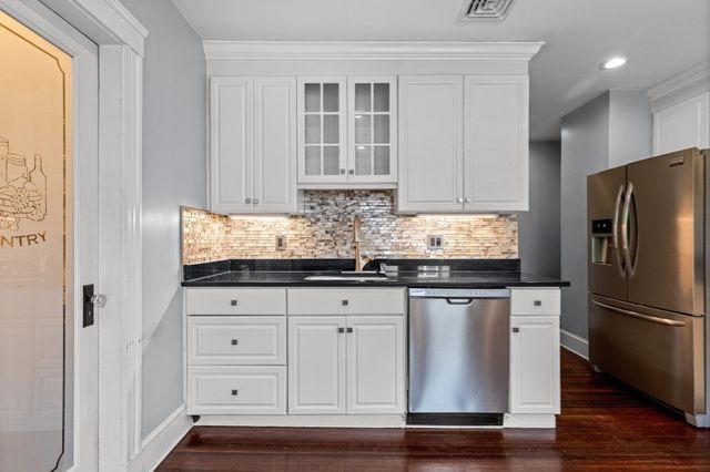34 Farrington Ave, Dedham, MA 02026