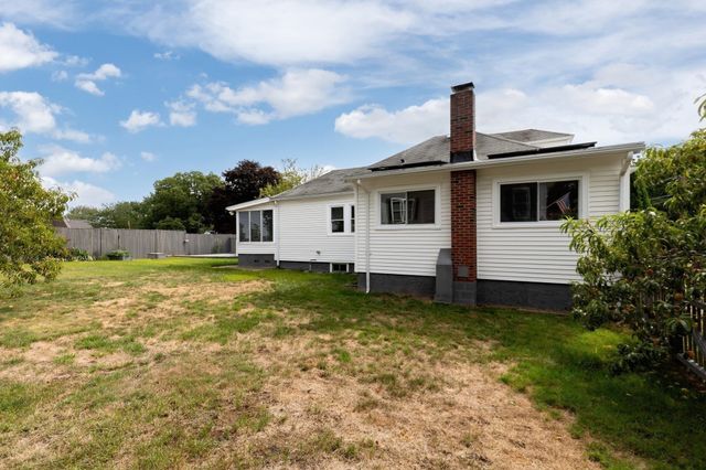 34 Farrington Ave, Dedham, MA 02026