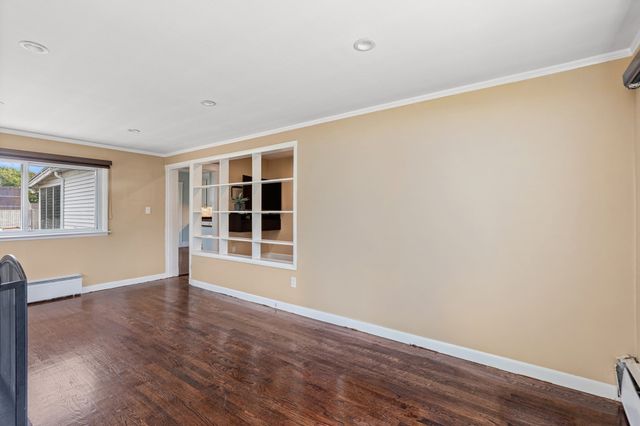 34 Farrington Ave, Dedham, MA 02026