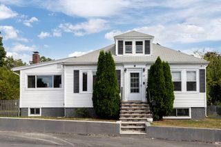 34 Farrington Ave, Dedham, MA 02026
