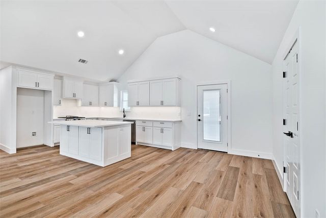 1 Ryan Lane, Bella Vista, AR 72715