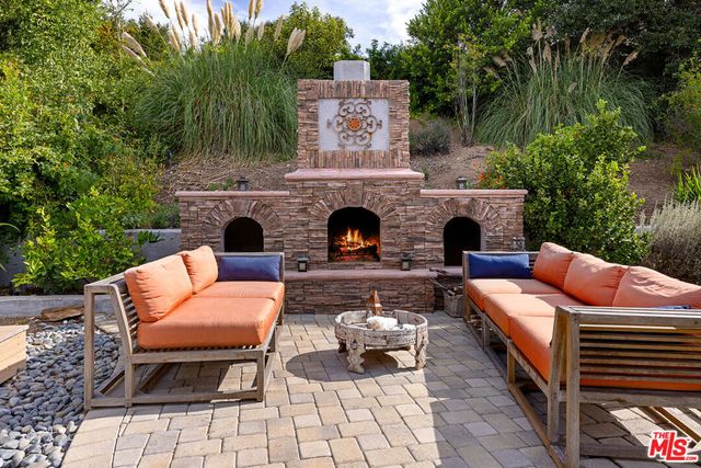 1162 Calle Yucca, Thousand Oaks, CA 91360