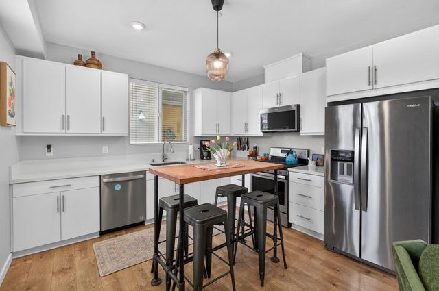 2648 3rd St, Sacramento, CA 95818