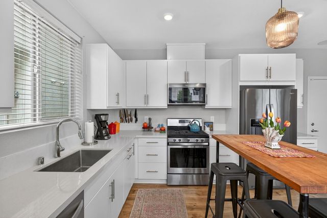 2648 3rd St, Sacramento, CA 95818