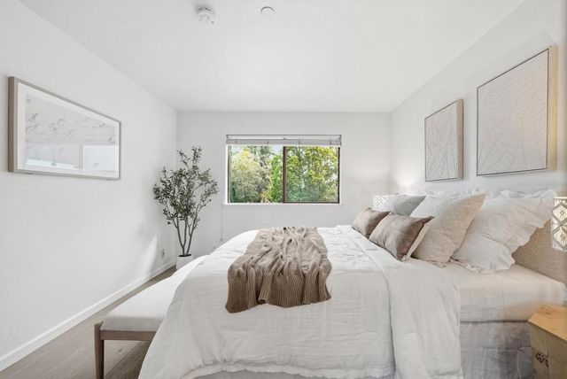 4151 El Camino Way M, Palo Alto, CA 94306