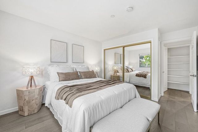 4151 El Camino Way M, Palo Alto, CA 94306