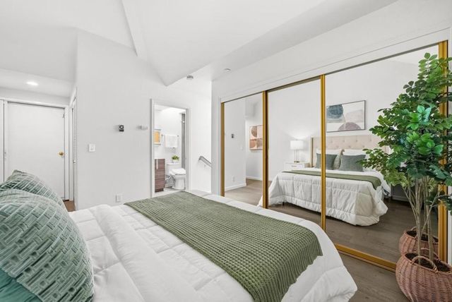 4151 El Camino Way M, Palo Alto, CA 94306