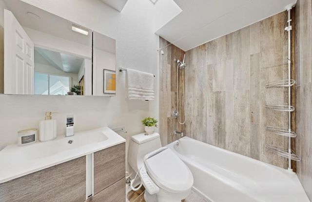 4151 El Camino Way M, Palo Alto, CA 94306