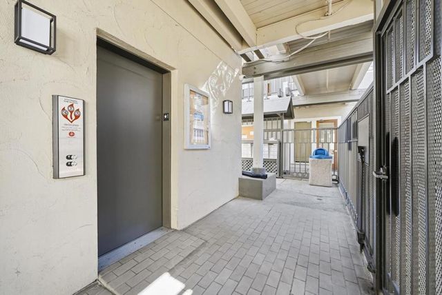 4151 El Camino Way M, Palo Alto, CA 94306