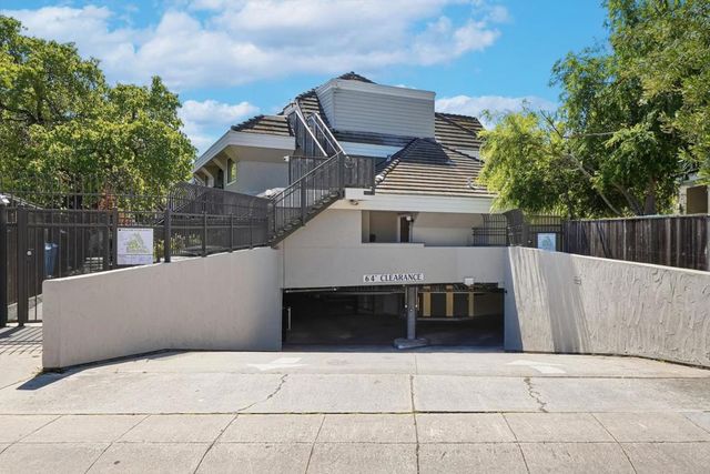 4151 El Camino Way M, Palo Alto, CA 94306