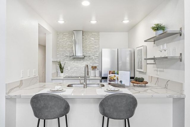 4151 El Camino Way M, Palo Alto, CA 94306