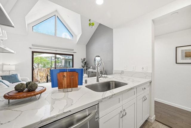 4151 El Camino Way M, Palo Alto, CA 94306