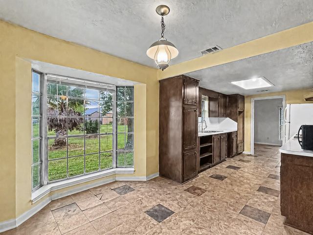 1576 County Road 614, Dayton, TX 77535