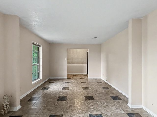 1576 County Road 614, Dayton, TX 77535