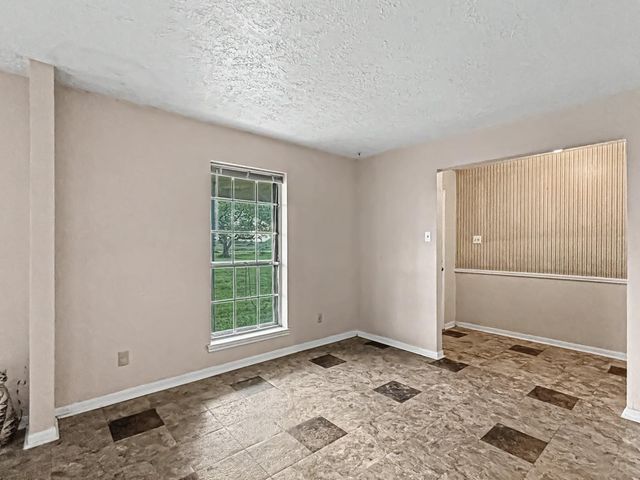 1576 County Road 614, Dayton, TX 77535