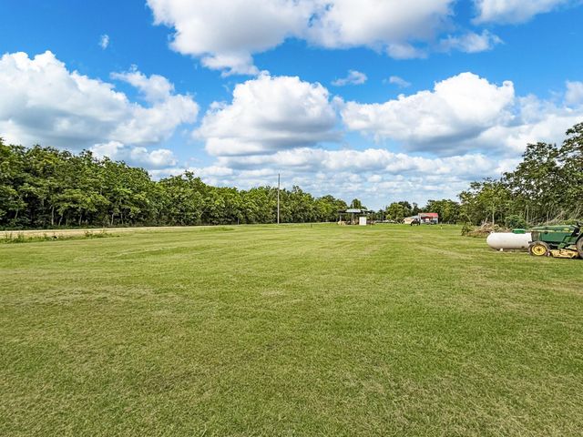 1576 County Road 614, Dayton, TX 77535