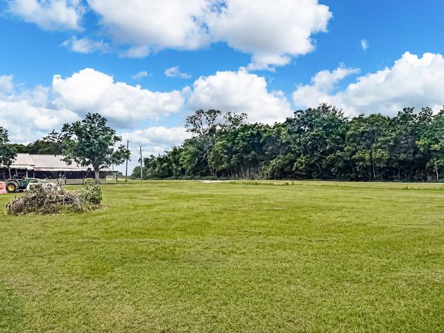 1576 County Road 614, Dayton, TX 77535