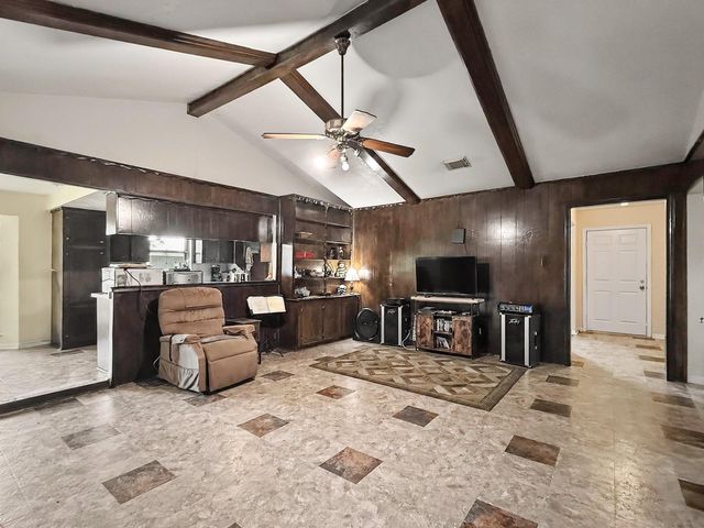 1576 County Road 614, Dayton, TX 77535