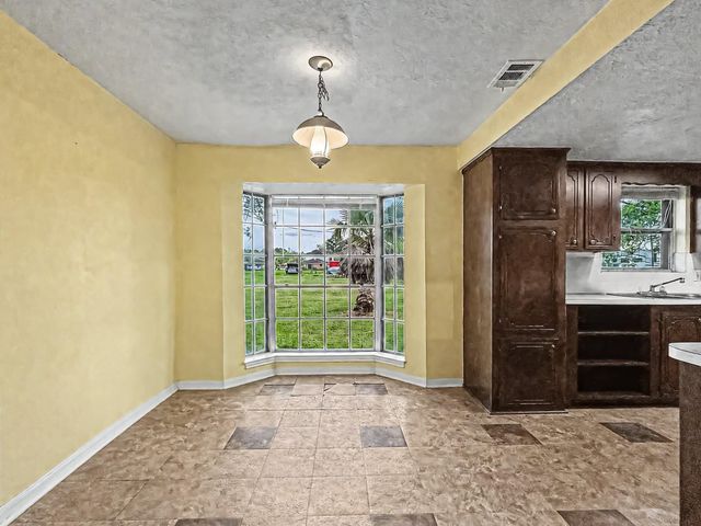 1576 County Road 614, Dayton, TX 77535