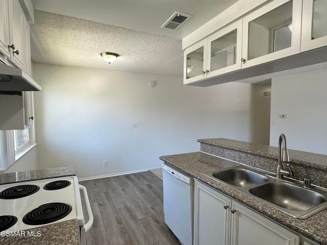 1669 Calle Zafiro, Newbury Park, CA 91320