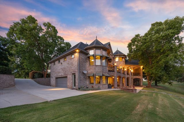 12955 Saint Andrew Dr, Athens, AL 35611