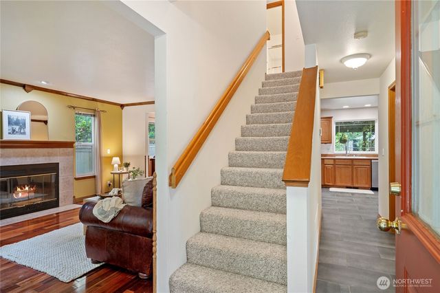 731 E Lakeshore Drive, Allyn, WA 98524