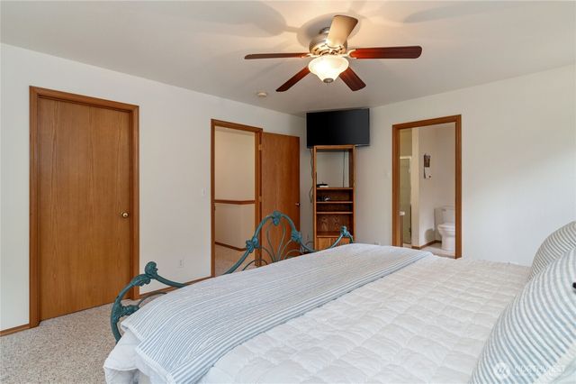 731 E Lakeshore Drive, Allyn, WA 98524