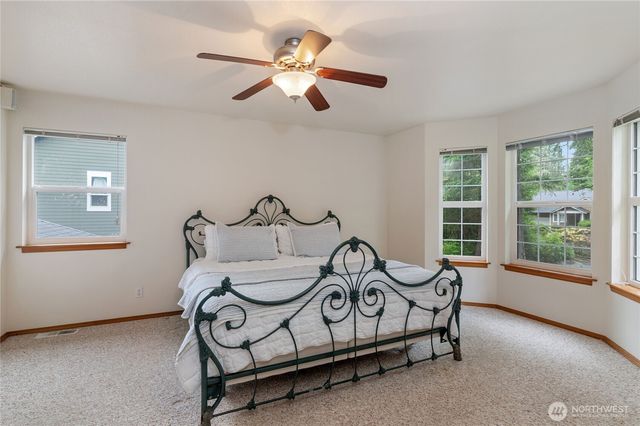 731 E Lakeshore Drive, Allyn, WA 98524