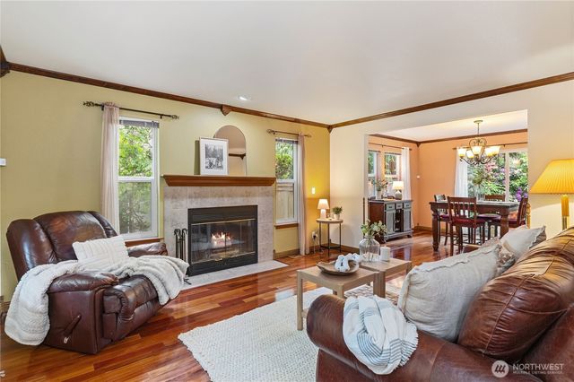 731 E Lakeshore Drive, Allyn, WA 98524