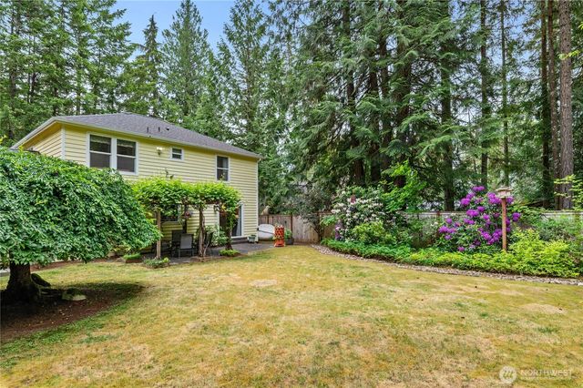 731 E Lakeshore Drive, Allyn, WA 98524