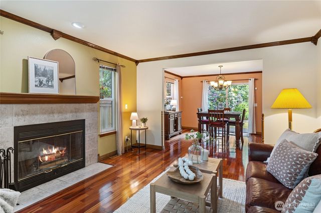 731 E Lakeshore Drive, Allyn, WA 98524