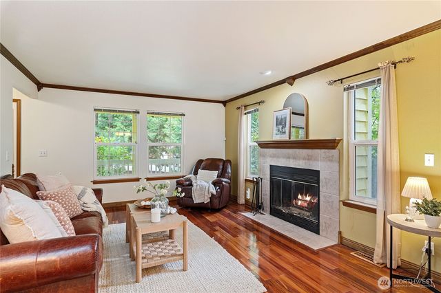 731 E Lakeshore Drive, Allyn, WA 98524
