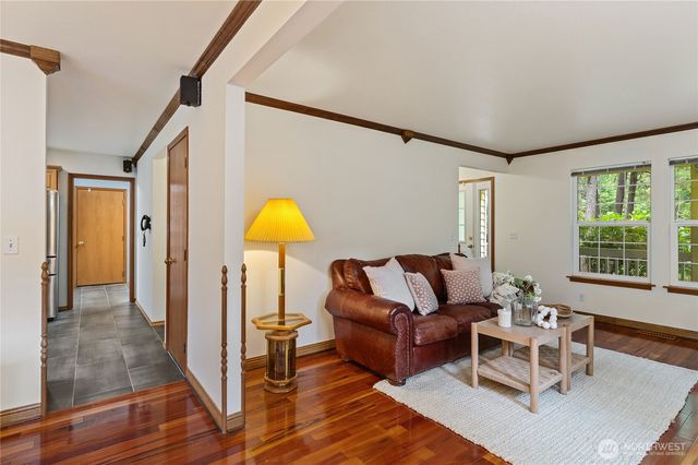 731 E Lakeshore Drive, Allyn, WA 98524