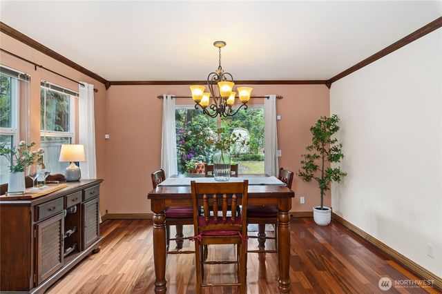 731 E Lakeshore Drive, Allyn, WA 98524