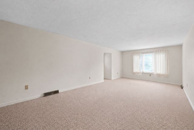 205 Comfort St 205, Bridgewater, MA 02324