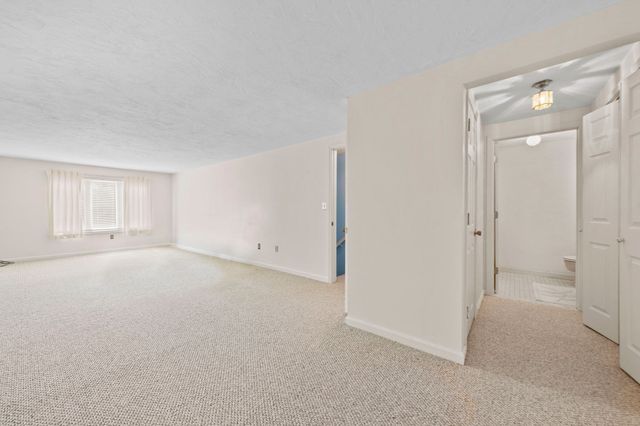 205 Comfort St 205, Bridgewater, MA 02324