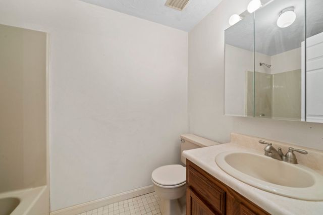 205 Comfort St 205, Bridgewater, MA 02324