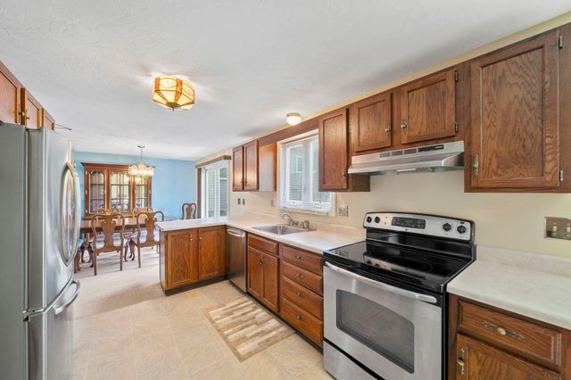205 Comfort St 205, Bridgewater, MA 02324