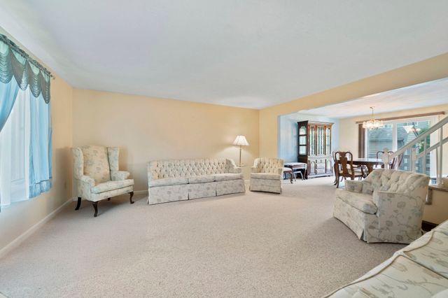 205 Comfort St 205, Bridgewater, MA 02324