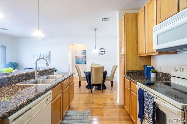 42 Kassebaum Lane 208, St Louis, MO 63129