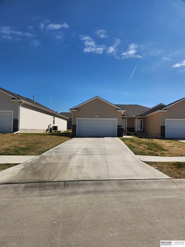 17069 Nicholas Street, Omaha, NE 68118