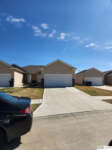 17069 Nicholas Street, Omaha, NE 68118