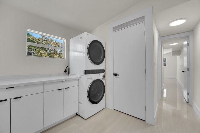 928 Market Street, West Palm Beach, FL 33401